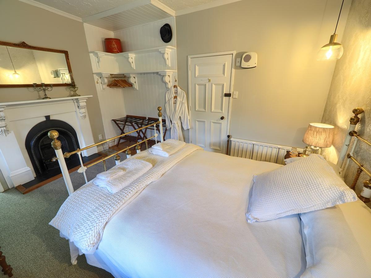 The Ferry Bed & Breakfast Квінстаун Екстер'єр фото